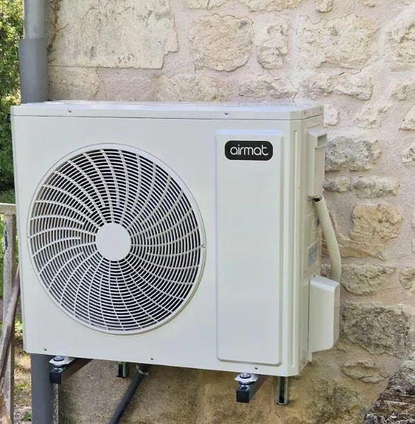 Climatiseur mono-split installé par Gomez Énergies & Services
